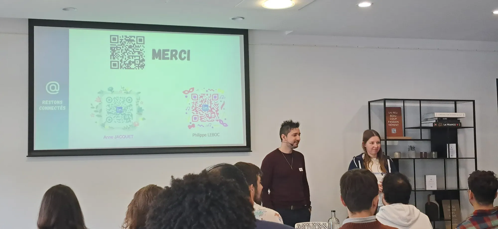 Fin de conférence pour Anne et Philippe