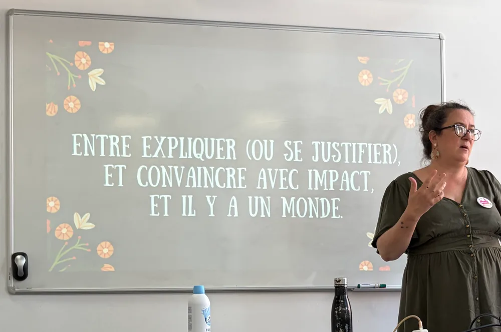 Rachel en train de nous convaincre qu’expliquer n’est pas vendre.